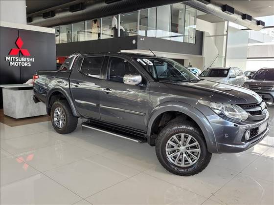 MITSUBISHI L200 TRITON 2.4 16V TURBO DIESEL SPORT HPE-S CD 4P 4X4 AUTOMÁTICO
